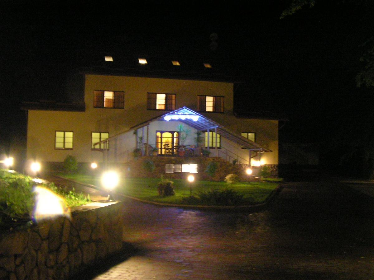 Dubky Hotel Užhorod Esterno foto